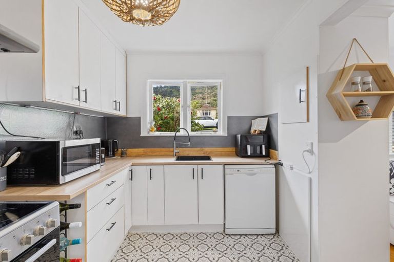 Photo of property in 1 Brick Street, Te Aroha, 3320