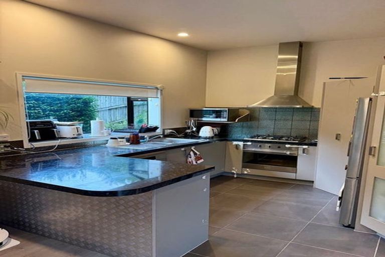Photo of property in 1/112 Coronation Road, Hillcrest, Auckland, 0627