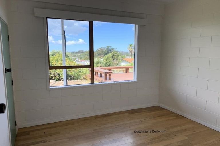 Photo of property in 5 Panorama Court, Red Beach, 0932
