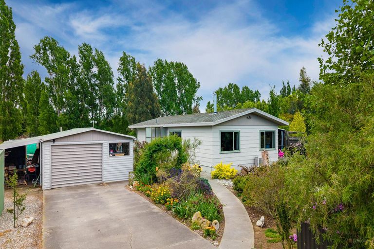 Photo of property in 92 Timaru Road, Waimate, 7924
