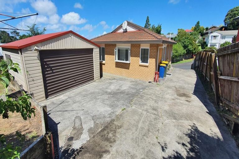 Photo of property in 11 Kearney Place, Massey, Auckland, 0614