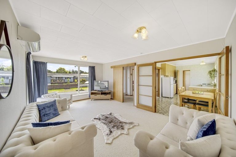 Photo of property in 14 Robert Allan Way, Pakuranga Heights, Auckland, 2010