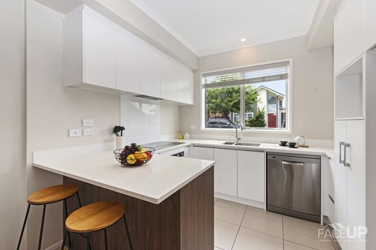 Photo of property in 5 Poaka Road, Hobsonville, Auckland, 0616