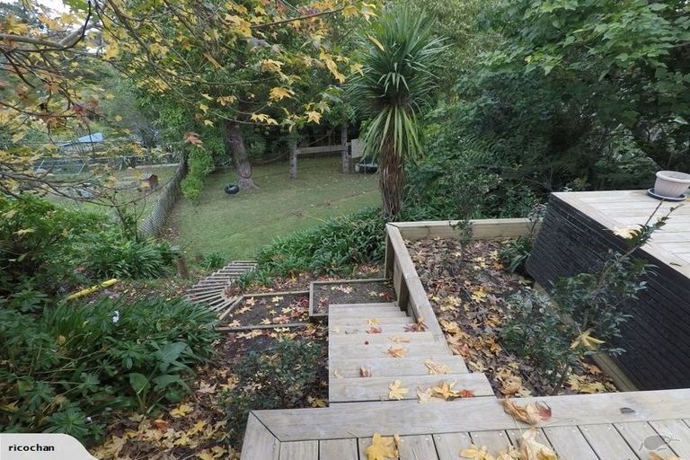 Photo of property in 32 Peter Terrace, Castor Bay, Auckland, 0620