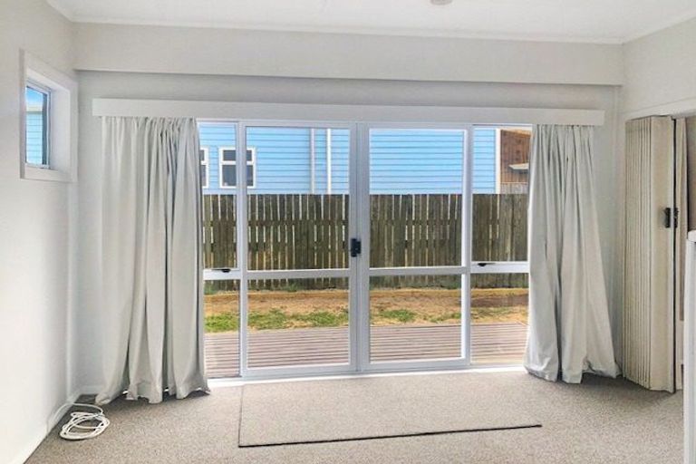 Photo of property in 27 Roore Street, Foxton Beach, Foxton, 4815