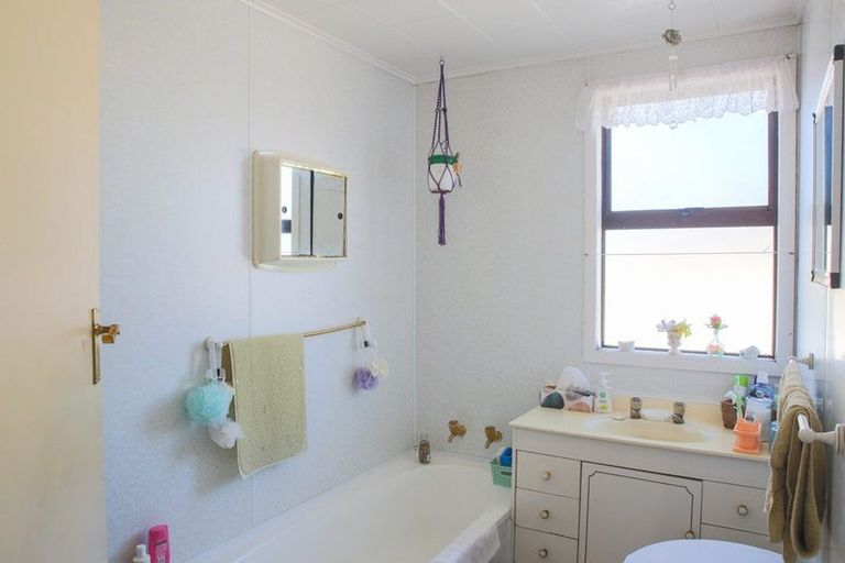Photo of property in 17 Spencer Street, Bluff, 9814
