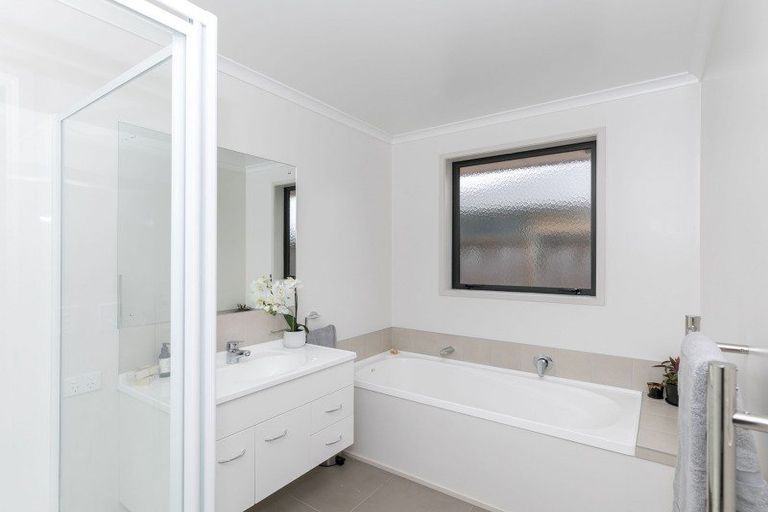 Photo of property in 8 Max Landing, Grandview Heights, Hamilton, 3200
