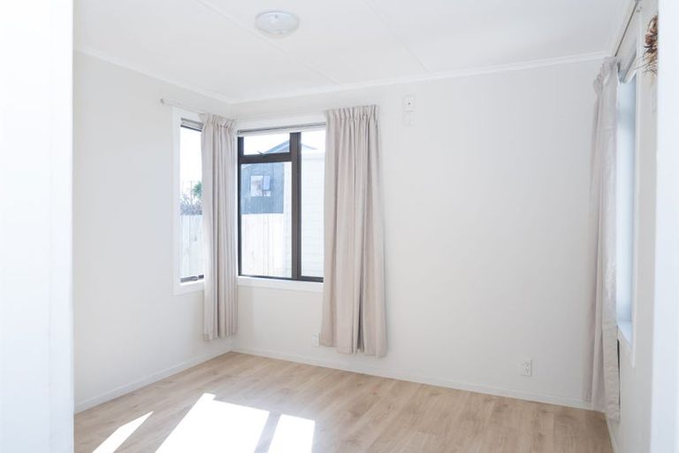 Photo of property in 12 Pomaria Road, Henderson, Auckland, 0610