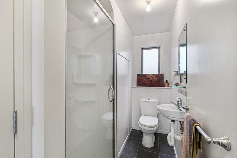 Photo of property in 33a Lancaster Road, Beach Haven, Auckland, 0626