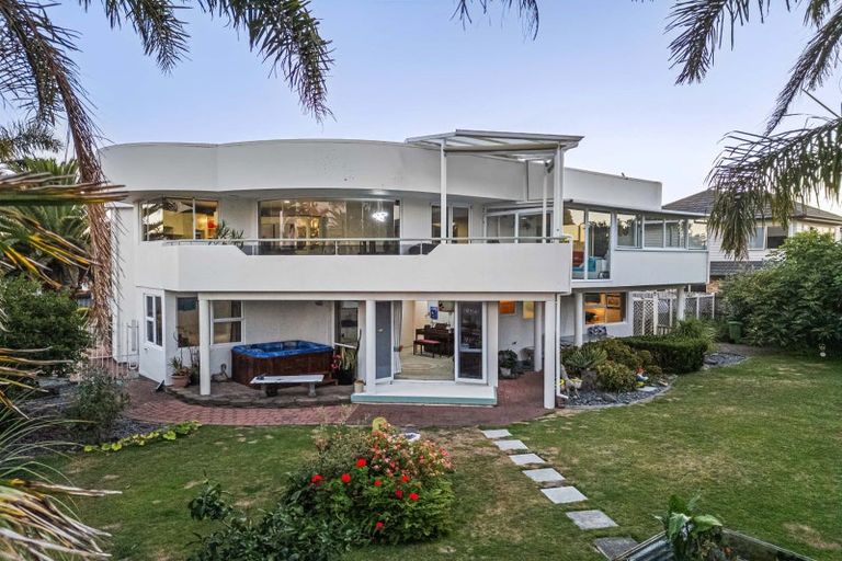 Photo of property in 2 Seychelles Drive, Papamoa Beach, Papamoa, 3118