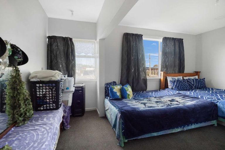 Photo of property in 70 Mcmurdo Street, Tinwald, Ashburton, 7700