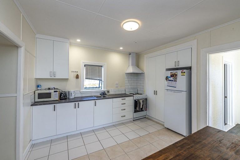Photo of property in 18 Swiss Avenue, Gonville, Whanganui, 4501