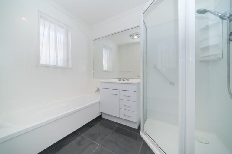 Photo of property in 66 Hillcrest Drive, Kelvin Grove, Palmerston North, 4414