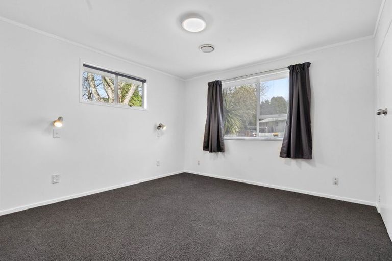 Photo of property in 1 Pitcher Place, Glen Eden, Auckland, 0602