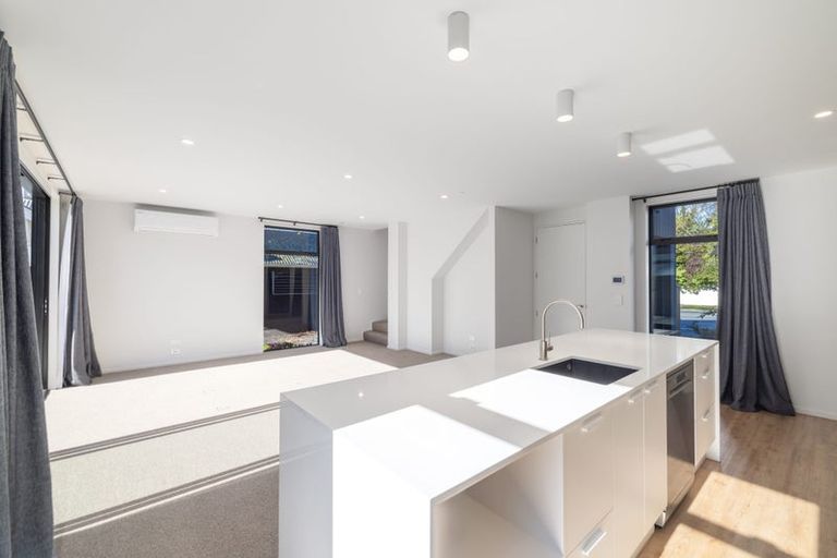 Photo of property in 93 Innes Road, St Albans, Christchurch, 8052