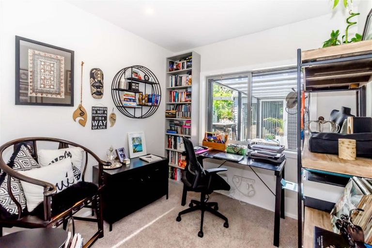 Photo of property in 11 Kotare Street, Waikanae, 5036