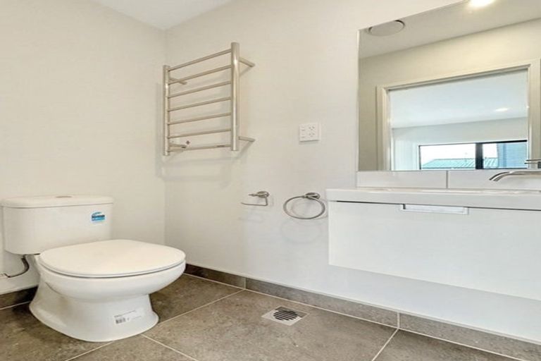 Photo of property in 38 Whati Lane, Henderson, Auckland, 0612