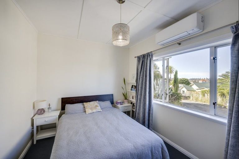 Photo of property in 28 Havelock Road, Hospital Hill, Napier, 4110