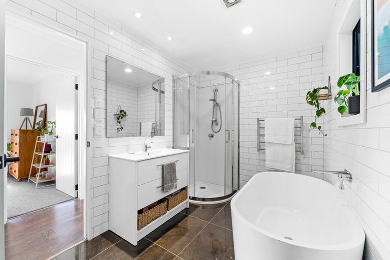 Photo of property in 5b Kauri Road, Stanmore Bay, Whangaparaoa, 0932