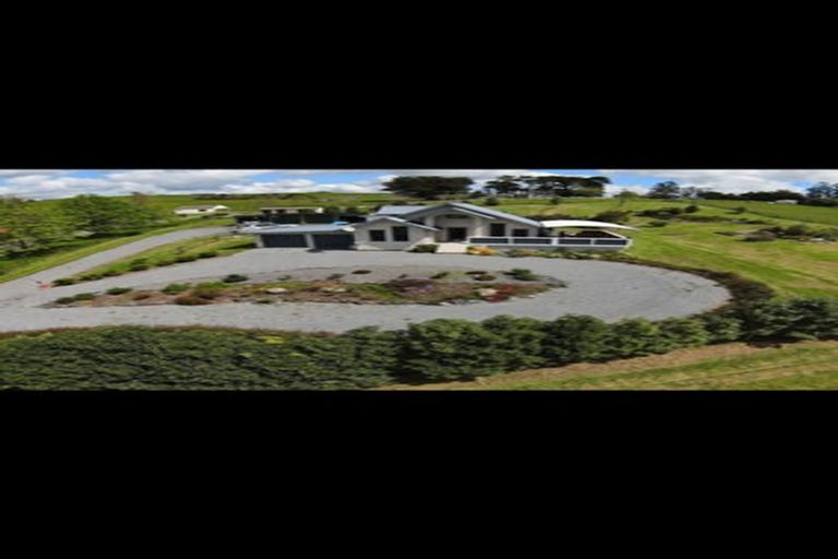 Photo of property in 647 Pipiwai Road, Matarau, Whangarei, 0176