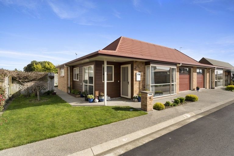 Photo of property in Rangeview Villas, 63/9 Fuller Close, Levin, 5510