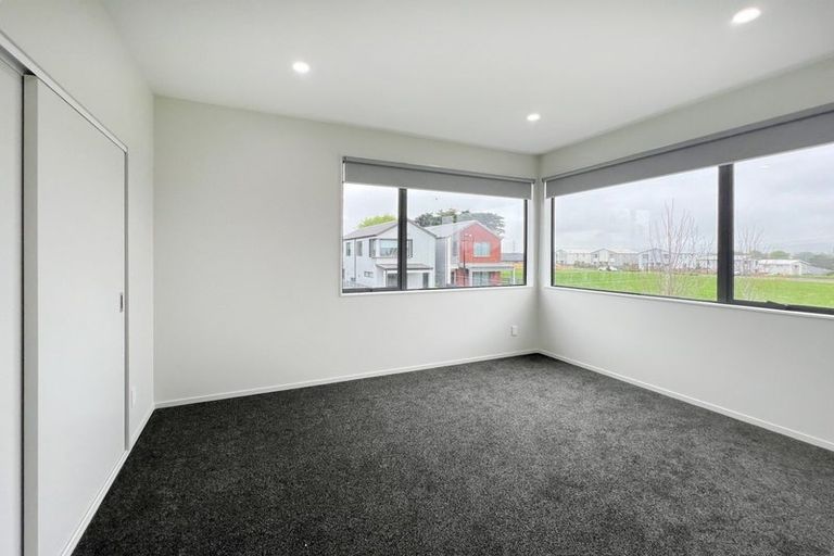 Photo of property in 16 Yellow Pear Lane, Karaka, Papakura, 2113