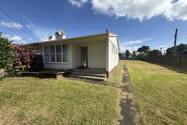 Photo of property in 12a-b Johnstones Road, Otara, Auckland, 2023