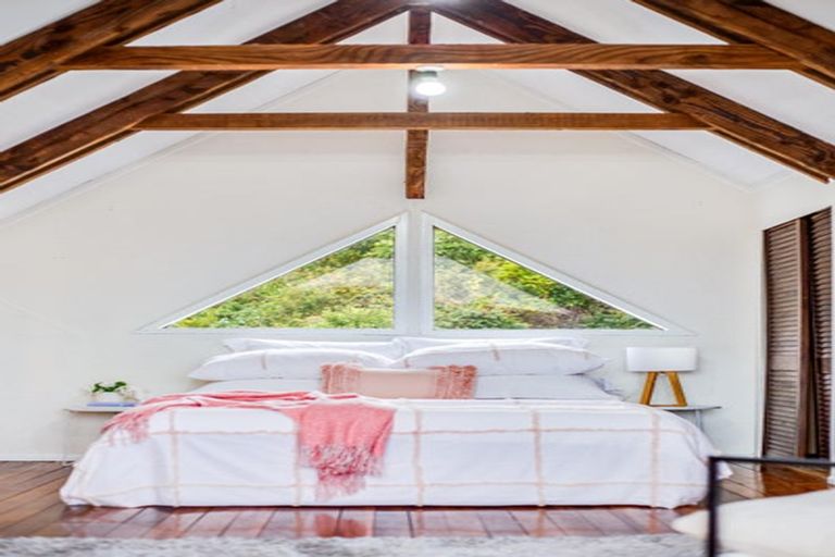 Photo of property in 26 Titiro Moana Road, Korokoro, Lower Hutt, 5012