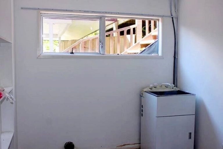 Photo of property in 29 Santiago Crescent, Unsworth Heights, Auckland, 0632