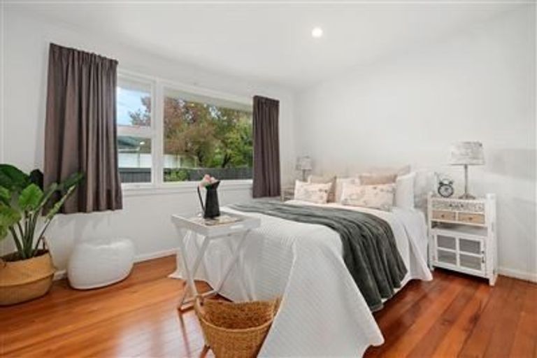 Photo of property in 2/37 Lochee Road, Upper Riccarton, Christchurch, 8041