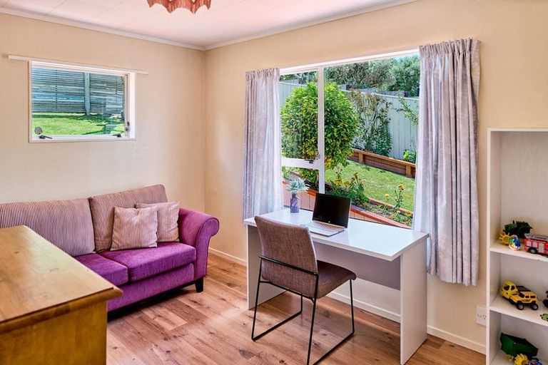 Photo of property in 52 Spinnaker Drive, Whitby, Porirua, 5024