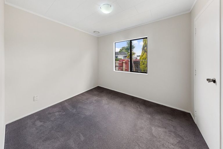 Photo of property in 17 Ballance Avenue, Papatoetoe, Auckland, 2104