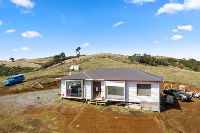 Photo of property in 13 Edwards Avenue, Henderson, Auckland, 0610