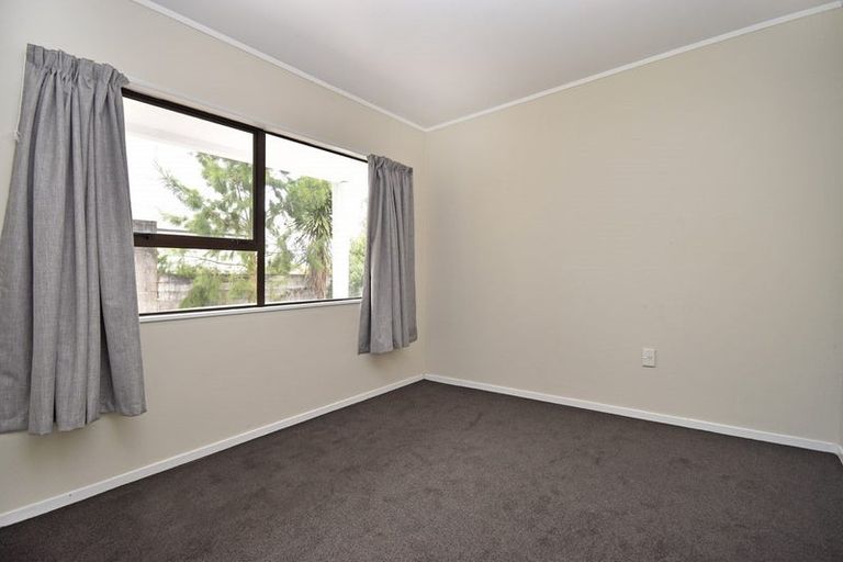 Photo of property in 2/87 Kayes Road, Pukekohe, 2120