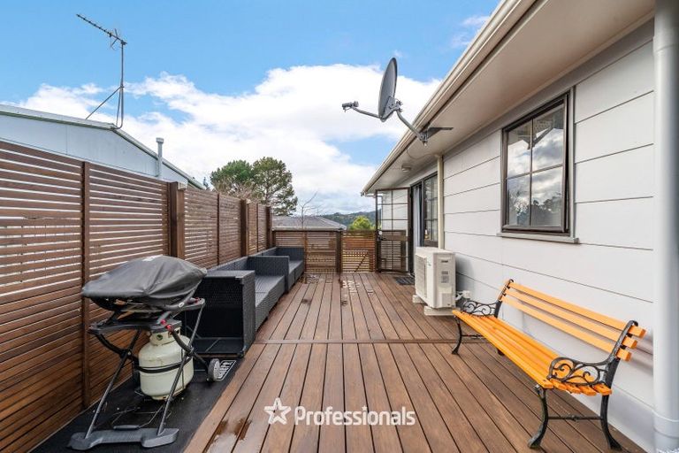 Photo of property in 33 Fenchurch Grove, Stokes Valley, Lower Hutt, 5019