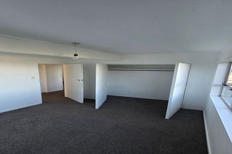Photo of property in 10 Middlesex Place, Northland, Wellington, 6012