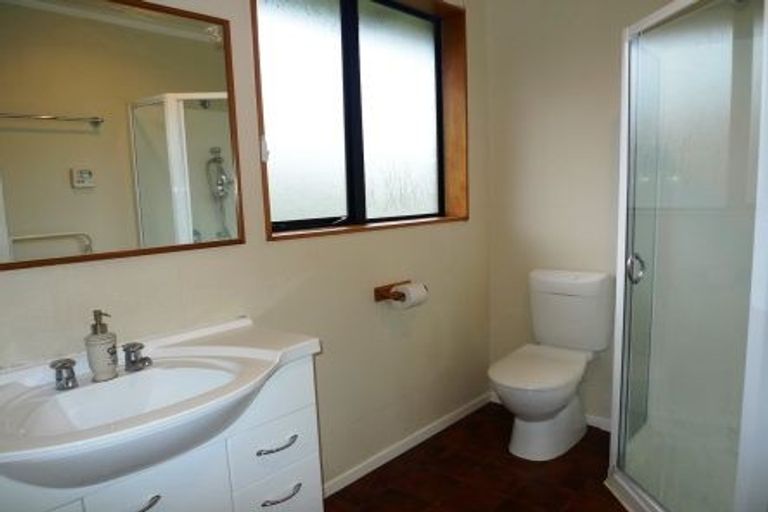 Photo of property in 27 Bathgate Street, Johnsonville, Wellington, 6037