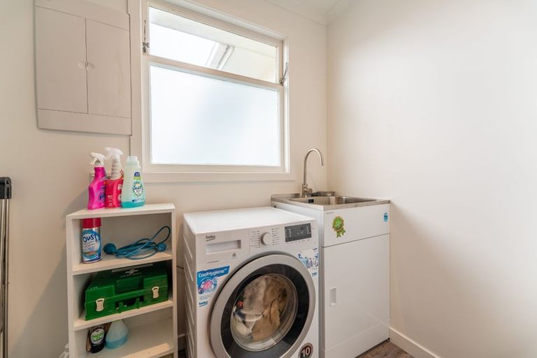 Photo of property in 21 Weston Road, Holmes Hill, Oamaru, 9401