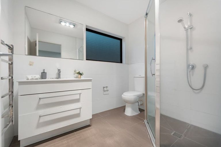 Photo of property in 2 Greville Road, Pinehill, Auckland, 0630