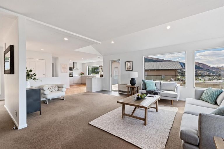 Photo of property in 70 Hensman Road, Queenstown, 9300
