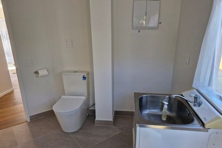 Photo of property in 12 Westergrove Place, West Harbour, Auckland, 0618