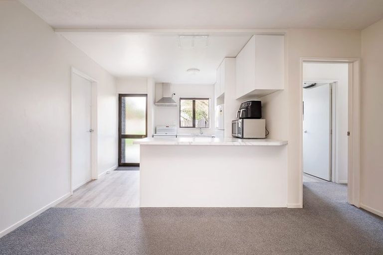 Photo of property in 2/112a Poulson Street, Addington, Christchurch, 8024