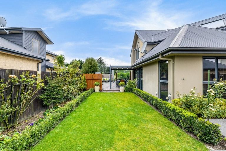 Photo of property in 562a Bower Avenue, Parklands, Christchurch, 8083