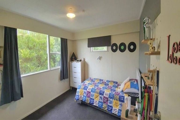 Photo of property in 17 Wattle Grove, Maungaraki, Lower Hutt, 5010