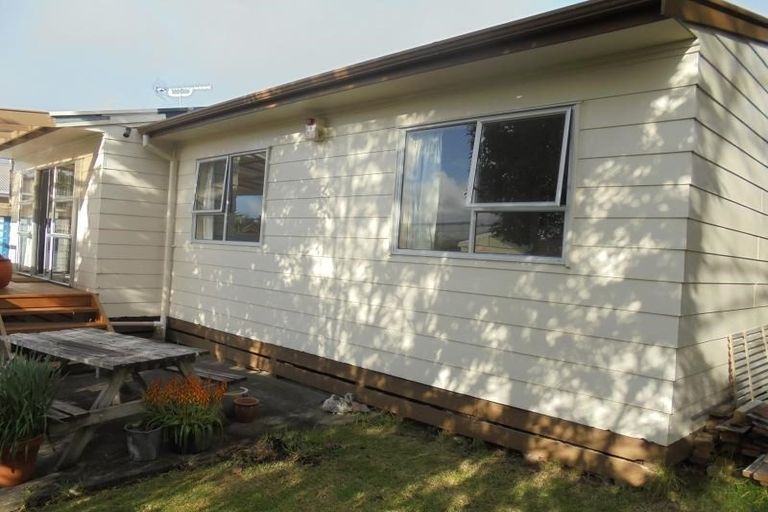 Photo of property in 2/33 O'donn Avenue, Beach Haven, Auckland, 0626