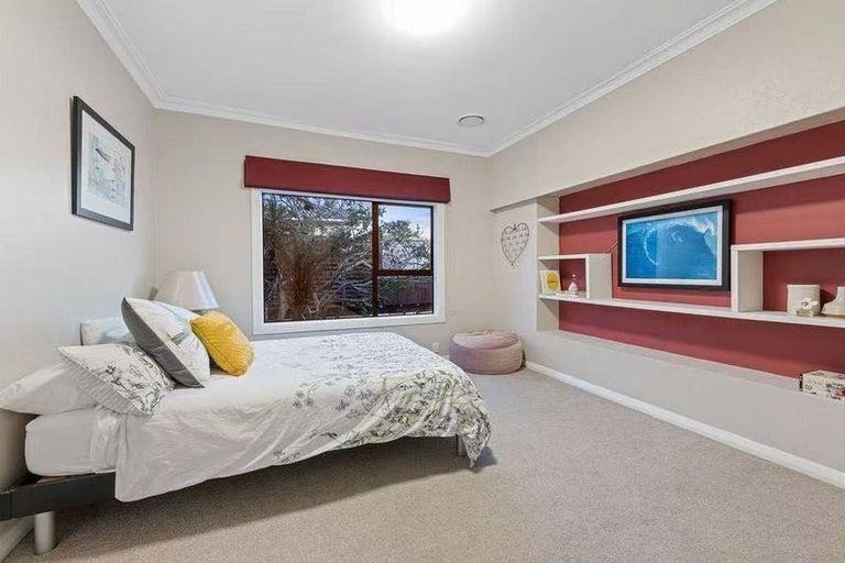 Photo of property in 22 Morrow Avenue, Bucklands Beach, Auckland, 2012