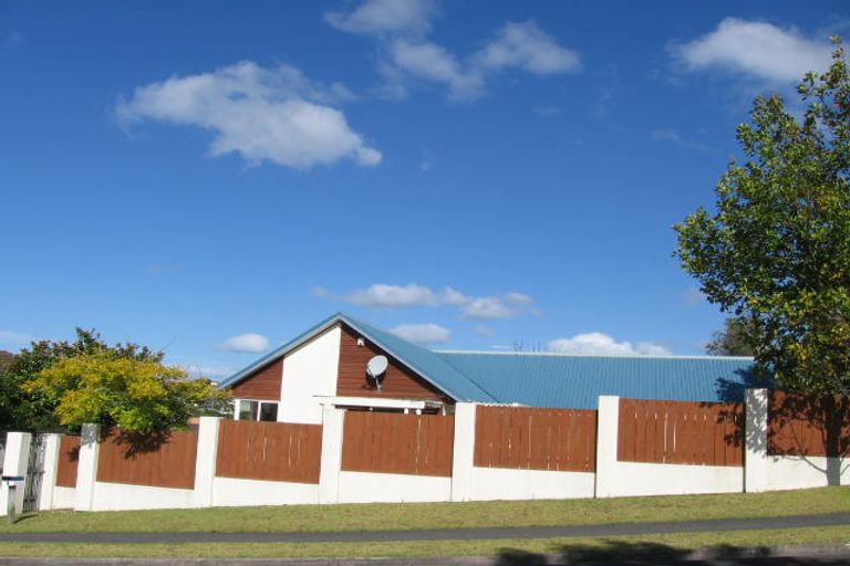 Photo of property in 6 Rifleman Rise, Unsworth Heights, Auckland, 0632