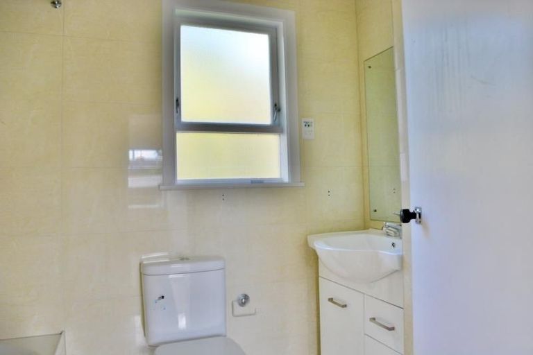 Photo of property in 41 Northcote Road, Hillcrest, Auckland, 0627