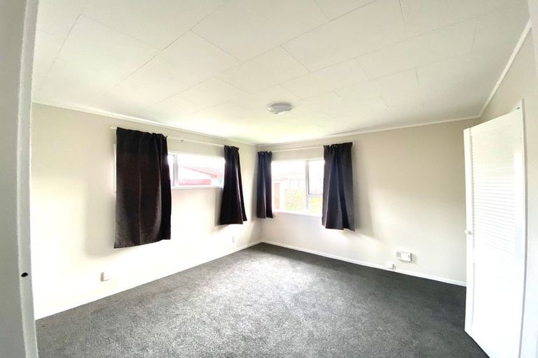 Photo of property in 3 Sabana Place, Unsworth Heights, Auckland, 0632