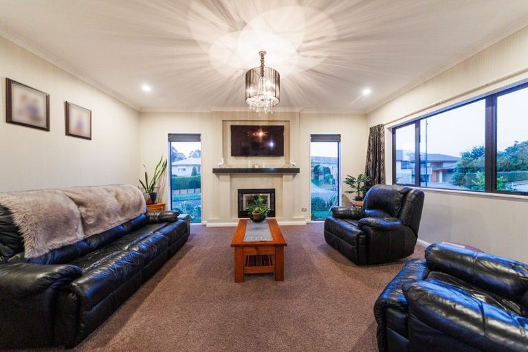 Photo of property in 23 Galea Grove, Kelvin Grove, Palmerston North, 4414